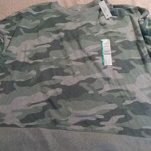 New withTag XL/XG 16-18 Time and Tru geen camo soft relaxed fit Light sweatshirt